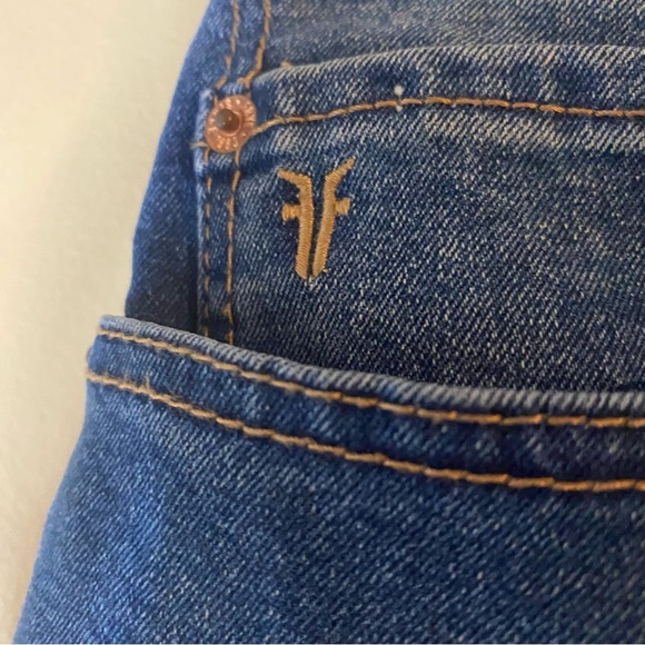 Frye Women’s Cuffed Cropped Jean Size 9/30 Dark Blue Denim - Picture 7 of 14